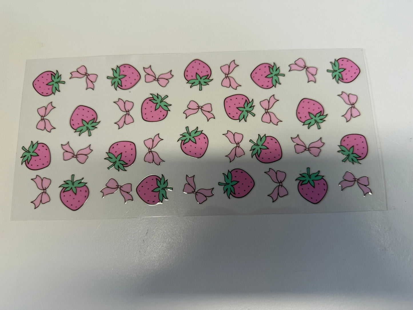 Mini Bow Strawberries